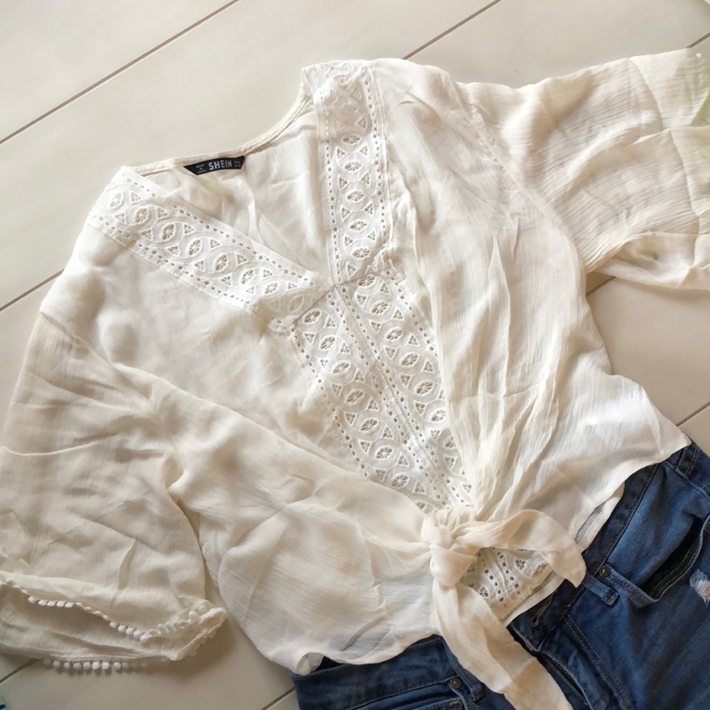 Never worn, brand new, lightweight cute top!
